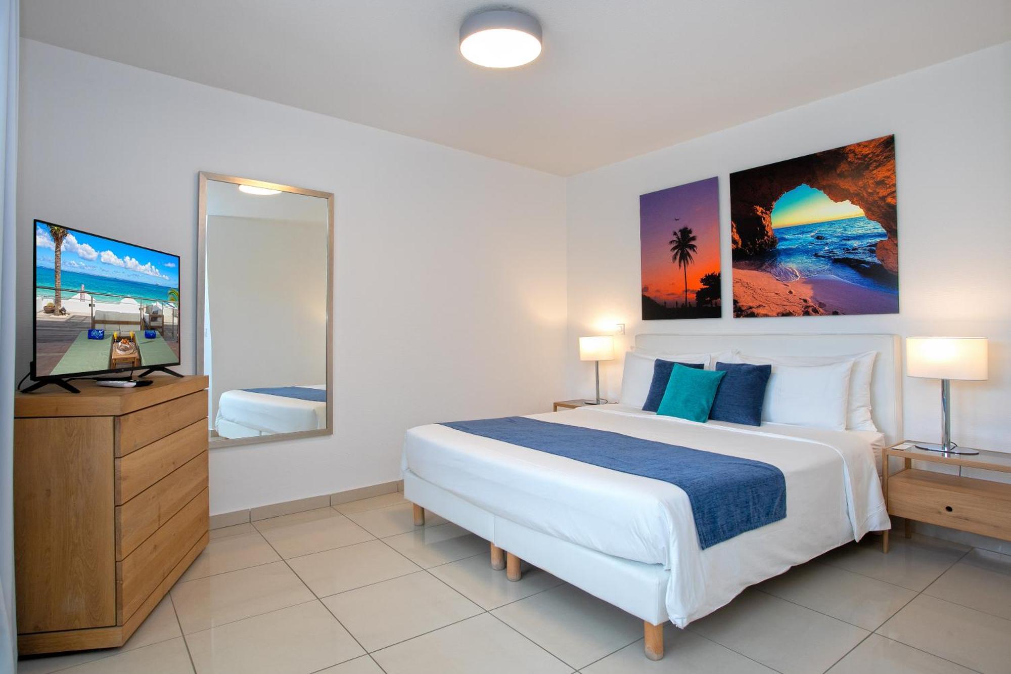 Bleu Emeraude Hotel แกรนด์เคส ภายนอก รูปภาพ