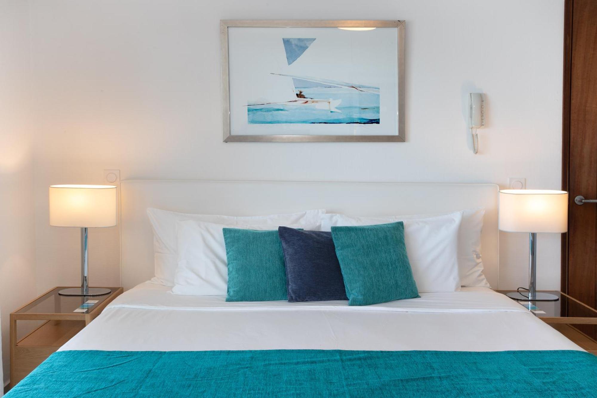 Bleu Emeraude Hotel แกรนด์เคส ภายนอก รูปภาพ