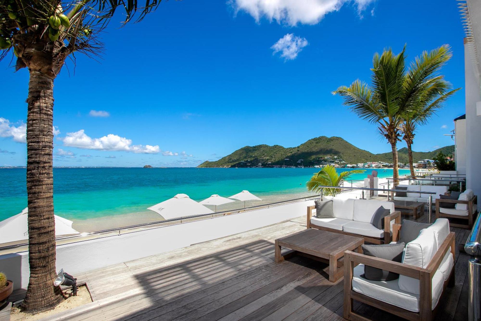 Bleu Emeraude Hotel แกรนด์เคส ภายนอก รูปภาพ
